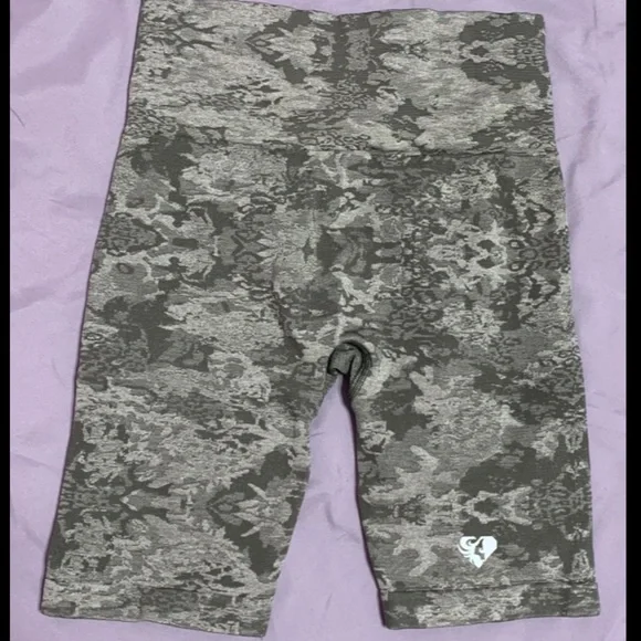 Women’s Best Spandex Bike Shorts 6” - Picture 2 of 5